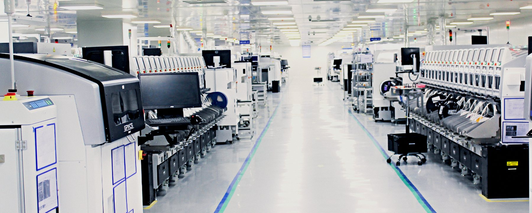 Placement machines and feeder banks on a working floor